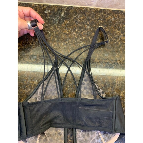 Victoria’s Secret Unlined Plunge Strappy Bra Black Nude 32 DD NWOT - Picture 3 of 6